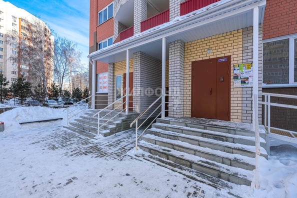 
   Продам 1-комнатную, 47.1 м², 2-й (4 мкр.) кв-л, 229

. Фото 2.