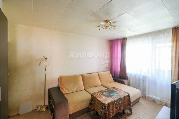 
   Продам 3-комнатную, 48 м², Петухова ул, 108

. Фото 2.