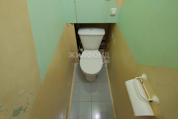 
   Продам 3-комнатную, 48 м², Петухова ул, 108

. Фото 12.