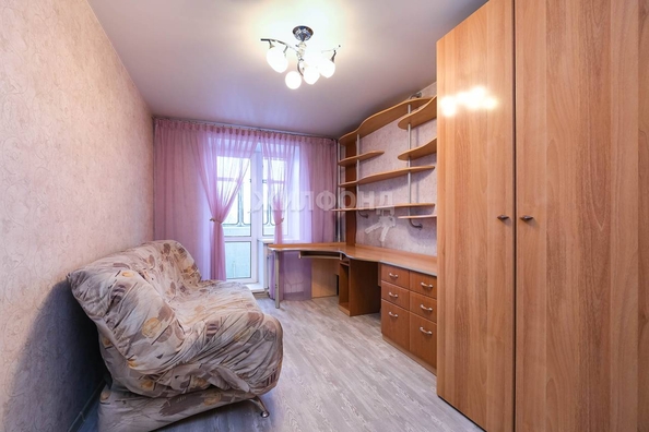 
   Продам 3-комнатную, 60 м², Сибиряков-Гвардейцев ул, 59

. Фото 5.