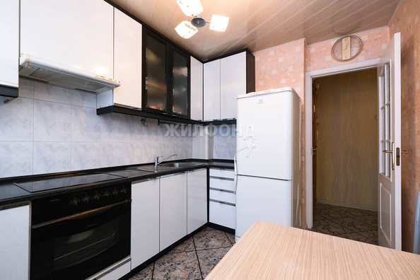 
   Продам 3-комнатную, 60 м², Сибиряков-Гвардейцев ул, 59

. Фото 12.