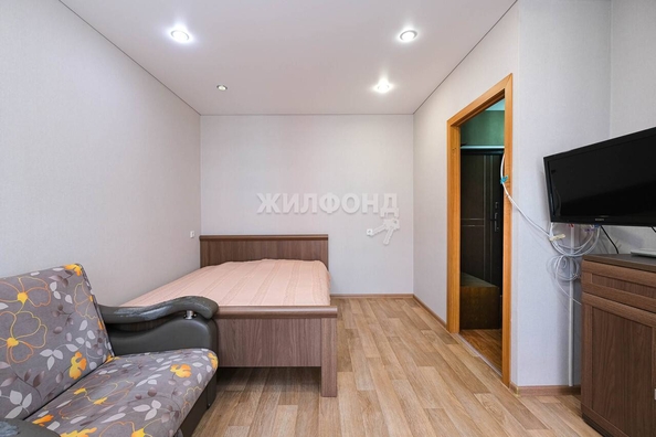 
   Продам 1-комнатную, 26 м², Петухова ул, 101

. Фото 5.