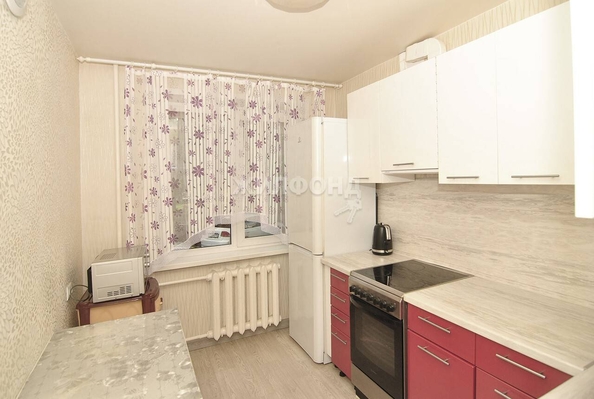 
   Продам 3-комнатную, 60.1 м², Петухова ул, 120

. Фото 12.