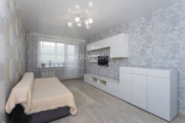 
   Продам 3-комнатную, 61.6 м², Петухова ул, 68

. Фото 3.