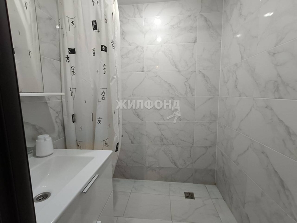 
   Продам 3-комнатную, 56 м², Связистов ул, 125

. Фото 20.