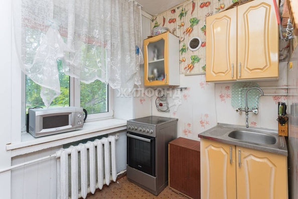 
   Продам 3-комнатную, 49 м², Боровая Партия ул, 4

. Фото 6.