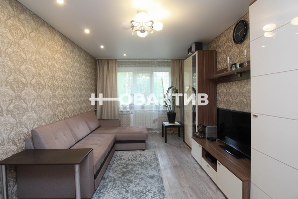 
   Продам 3-комнатную, 59.9 м², Петухова ул, 146

. Фото 4.