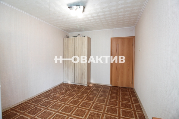 
   Продам 3-комнатную, 59.9 м², Петухова ул, 146

. Фото 8.