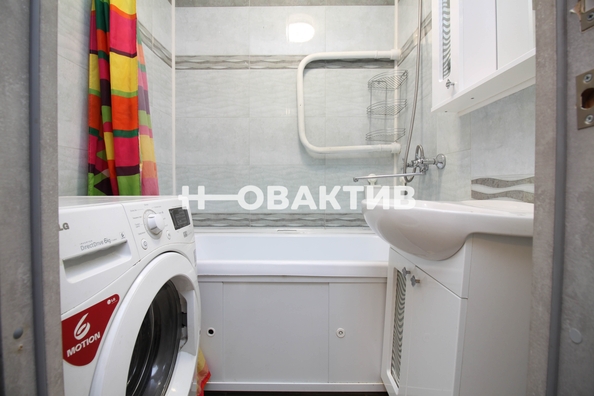 
   Продам 3-комнатную, 59.9 м², Петухова ул, 146

. Фото 16.