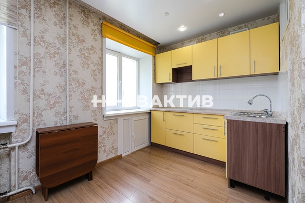 
   Продам 3-комнатную, 57.7 м², Блюхера ул, 37

. Фото 2.