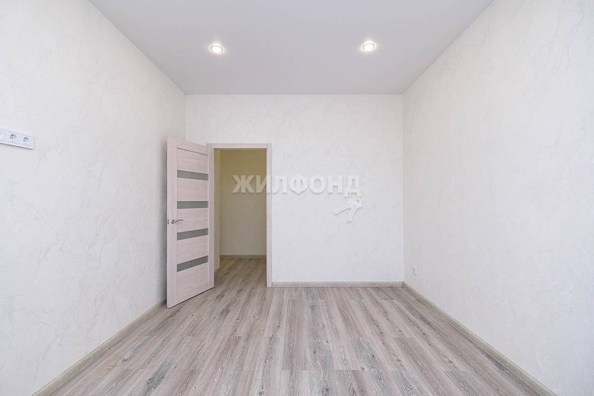 
   Продам 2-комнатную, 56.1 м², Сибиряков-Гвардейцев ул, 36

. Фото 4.