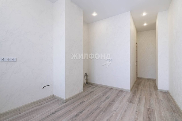 
   Продам 2-комнатную, 56.1 м², Сибиряков-Гвардейцев ул, 36

. Фото 12.