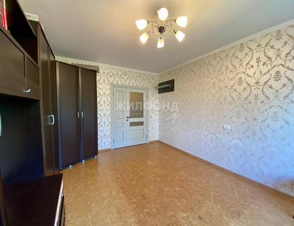 
   Продам 3-комнатную, 65.5 м², Краснообск, 7

. Фото 9.