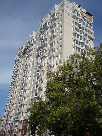 
   Продам 4-комнатную, 143 м², Романова ул, 25

. Фото 3.