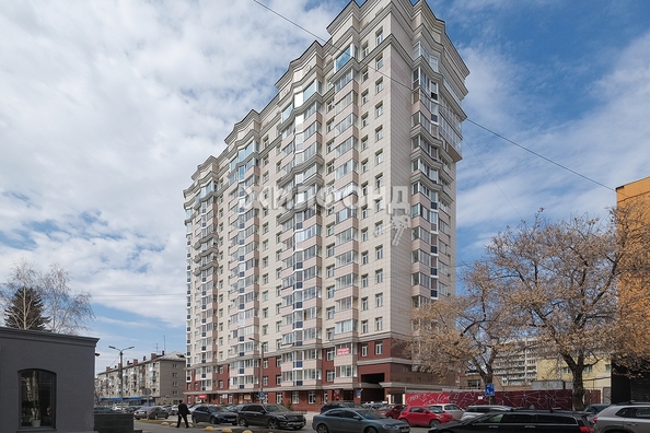 
   Продам 4-комнатную, 143 м², Романова ул, 25

. Фото 9.