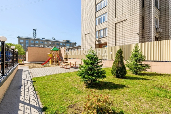 
   Продам 4-комнатную, 143 м², Романова ул, 25

. Фото 40.