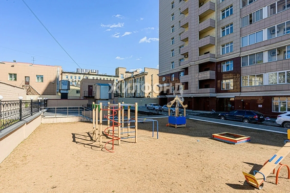 
   Продам 4-комнатную, 143 м², Романова ул, 25

. Фото 42.