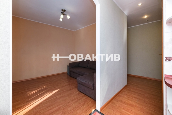 
   Продам 2-комнатную, 44 м², Красный пр-кт, 81/1

. Фото 3.