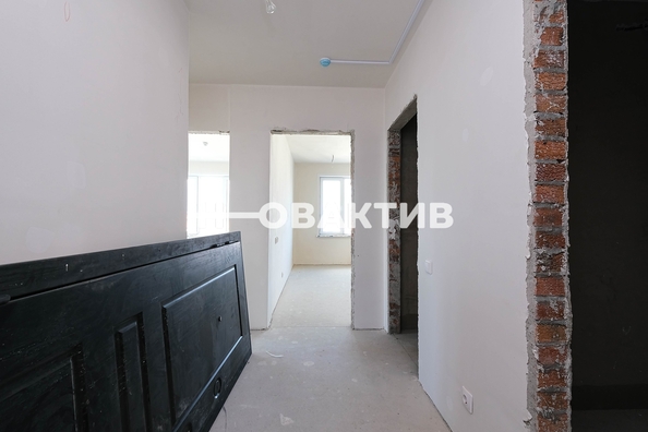 
   Продам 2-комнатную, 55.9 м², Коминтерна ул, 126

. Фото 14.