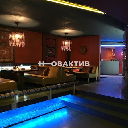 
   Продам помещение свободного назначения, 325 м², Красный пр-кт, 26

. Фото 1.