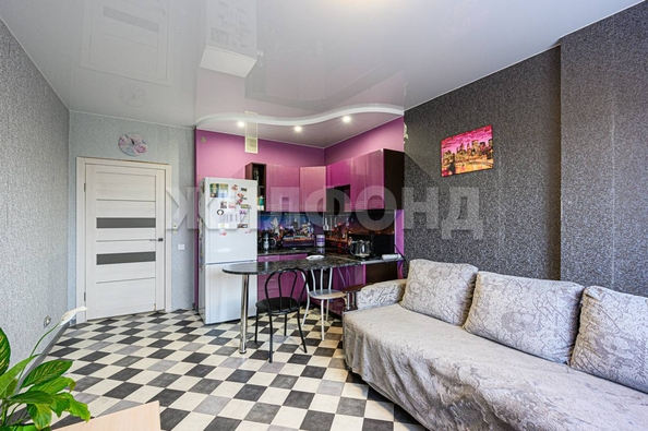 
   Продам 2-комнатную, 40.5 м², Приморская ул, 24

. Фото 2.