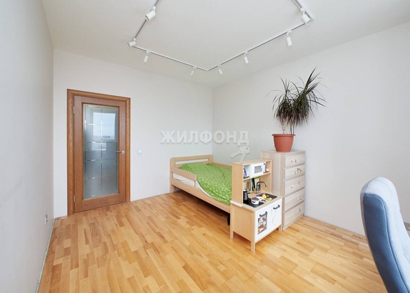 
   Продам 3-комнатную, 81.6 м², Кошурникова ул, 23

. Фото 11.