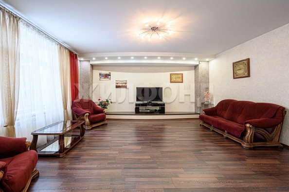 
   Продам 3-комнатную, 117.4 м², Щетинкина ул, 49

. Фото 2.