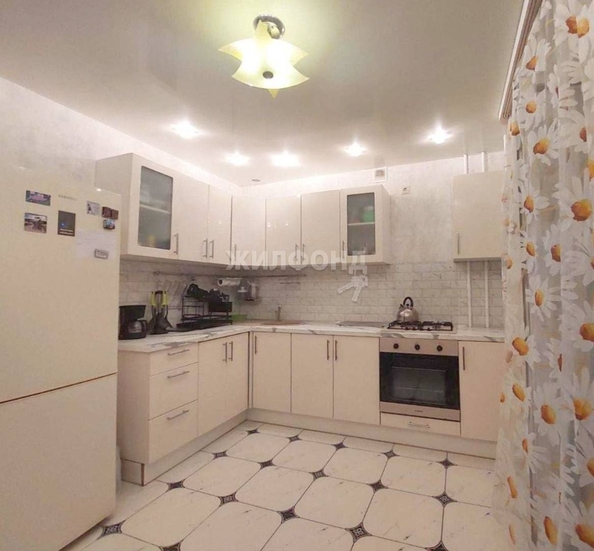 
   Продам 3-комнатную, 67.6 м², Кубовая ул, 113/4

. Фото 3.