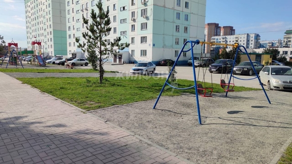 
   Продам 2-комнатную, 52.6 м², В. Высоцкого ул, 41/2

. Фото 23.