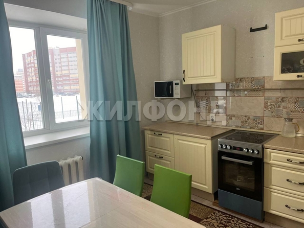 
   Продам 3-комнатную, 104.7 м², 2-й (4 мкр.) кв-л, 233

. Фото 12.