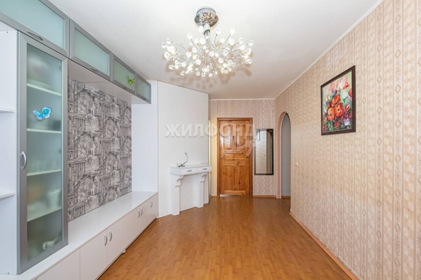 
   Продам 3-комнатную, 62.6 м², Приморская ул, 33

. Фото 1.