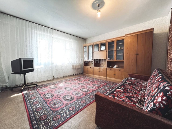 
   Продам 2-комнатную, 51 м², В. Высоцкого ул, 39

. Фото 2.