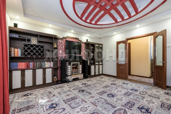 
   Продам дом, 192.3 м², Новосибирск

. Фото 3.