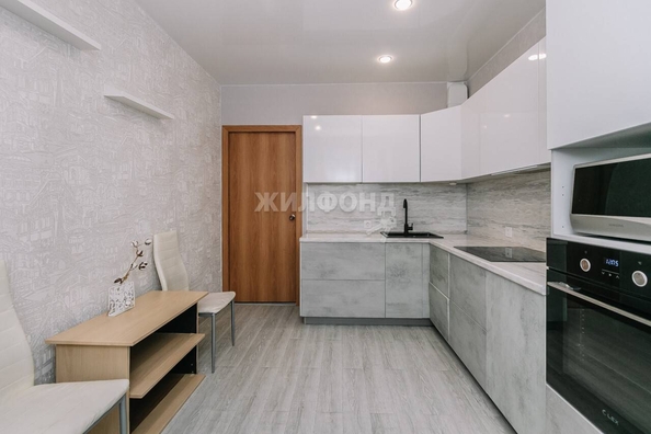 
   Продам 1-комнатную, 37.9 м², Петухова ул, 95

. Фото 12.