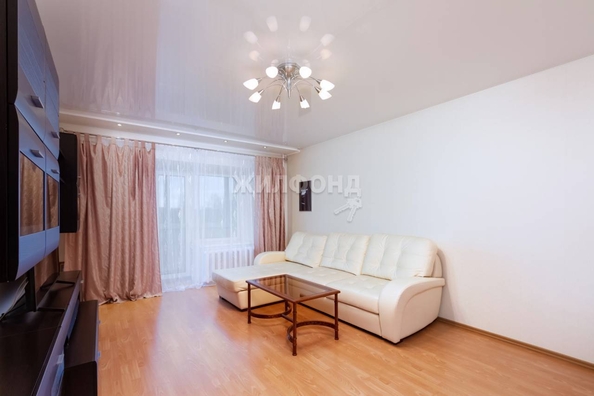 
   Продам 2-комнатную, 65.4 м², Аэропорт ул, 58/1

. Фото 3.