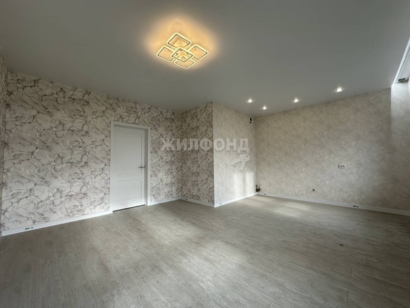 
   Продам 3-комнатную, 73.8 м², Большевистская ул, 32/1

. Фото 3.