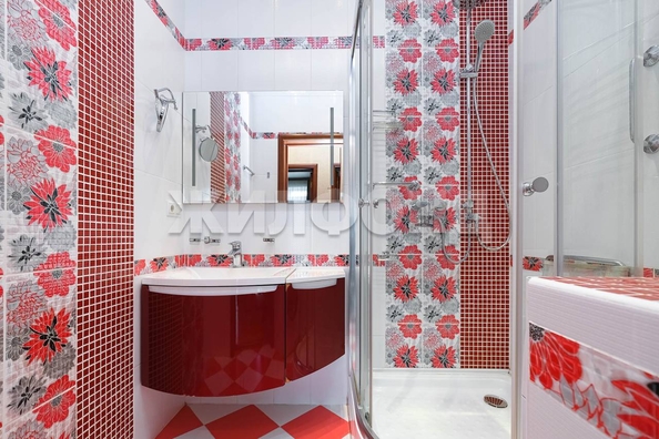 
   Продам 2-комнатную, 70.7 м², Семьи Шамшиных ул, 24/2

. Фото 14.