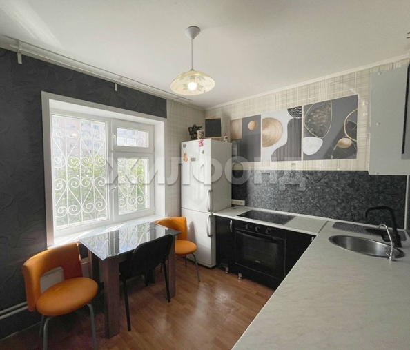 
   Продам 1-комнатную, 37.3 м², Гребенщикова ул, 11/1

. Фото 2.