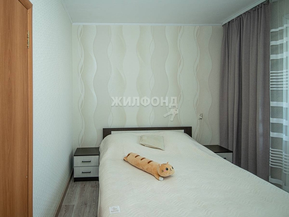 
   Продам 2-комнатную, 53 м², В. Высоцкого ул, 42/3

. Фото 16.