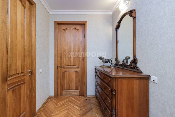 
   Продам 3-комнатную, 121.4 м², Державина ул, 11

. Фото 5.