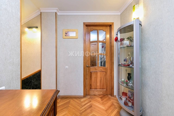 
   Продам 3-комнатную, 121.4 м², Державина ул, 11

. Фото 6.