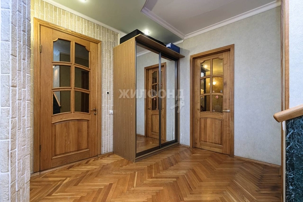 
   Продам 3-комнатную, 121.4 м², Державина ул, 11

. Фото 10.