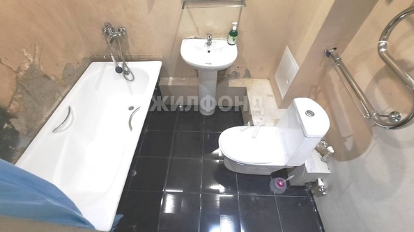 
   Продам 1-комнатную, 32.5 м², Ключ-Камышенское Плато ул, 20

. Фото 6.