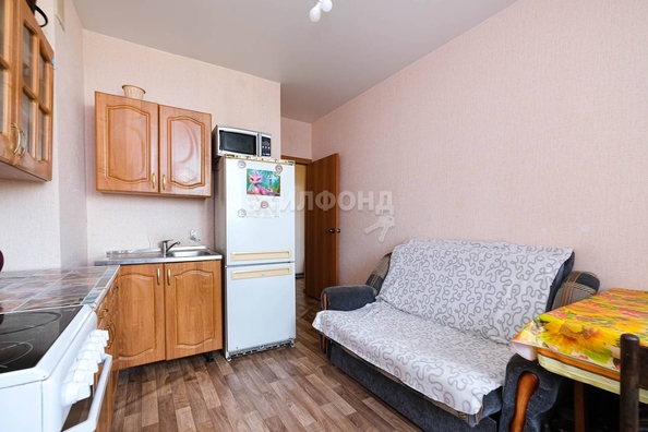 
   Продам 1-комнатную, 32.7 м², Дмитрия Шмонина ул, 10/1

. Фото 2.