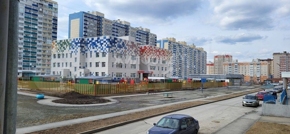 
   Продам 1-комнатную, 19.3 м², Виктора Уса ул, 15

. Фото 33.