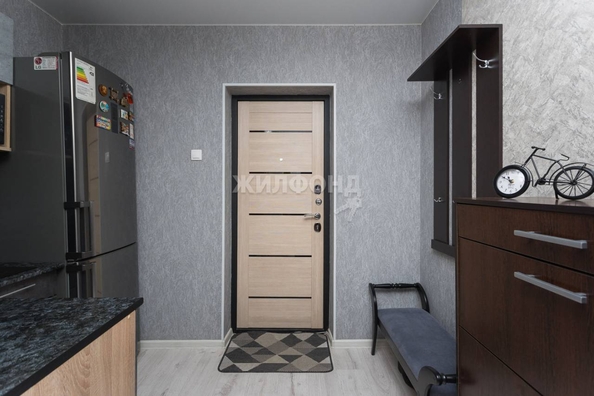 
   Продам 2-комнатную, 40.6 м², Николая Сотникова ул, 14

. Фото 15.