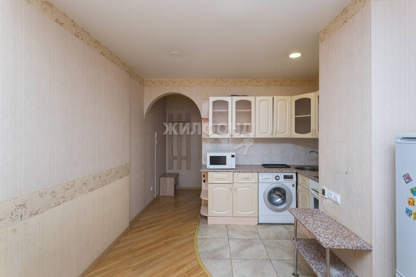 
   Продам 2-комнатную, 56 м², Есенина ул, 12/2

. Фото 1.