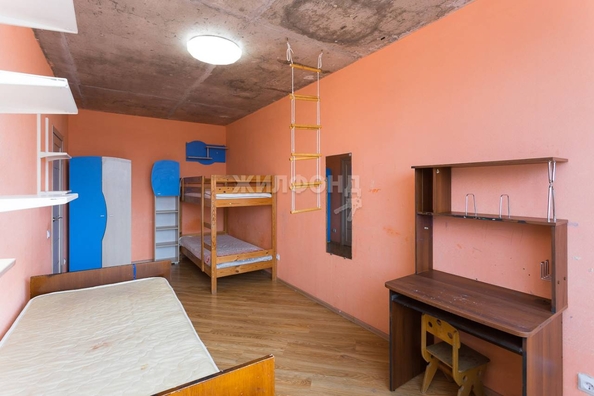 
   Продам 2-комнатную, 56 м², Есенина ул, 12/2

. Фото 15.