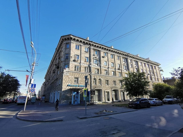 
   Продам 3-комнатную, 75.9 м², Красный пр-кт, 33

. Фото 9.