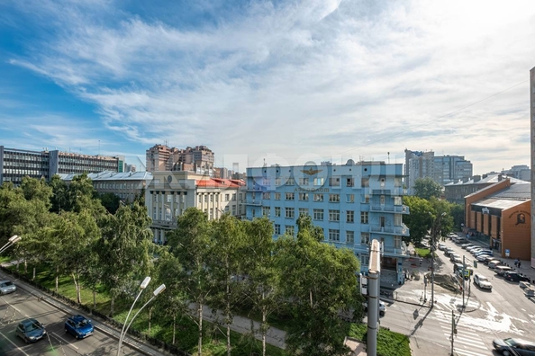 
  Продается 3-комн. квартира, 75.9 м², Красный пр-кт, д. 33
. Фото 9.
